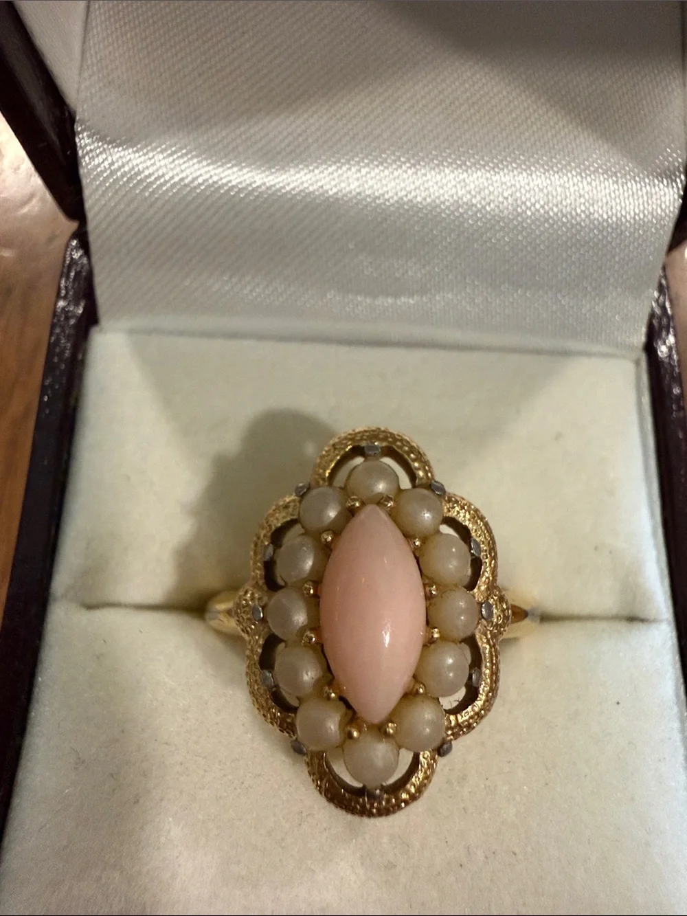 Vintage Avon Gold-Tone Pink Cabochon & Cream Bead Floral Ring